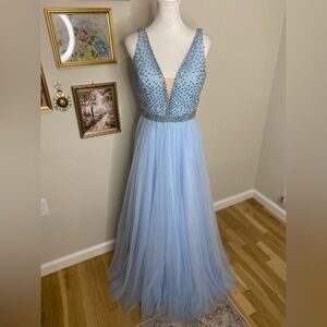 Sherri Hill Beaded Deep V Neck Princess Tulle Powder Blue Gown Dress Formal sz10